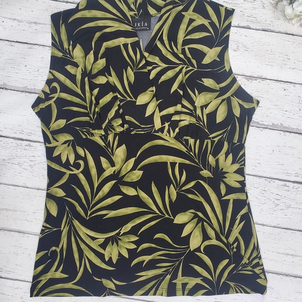 Alfani Black & Olive Green Printed V-Neck Sleeveless Top